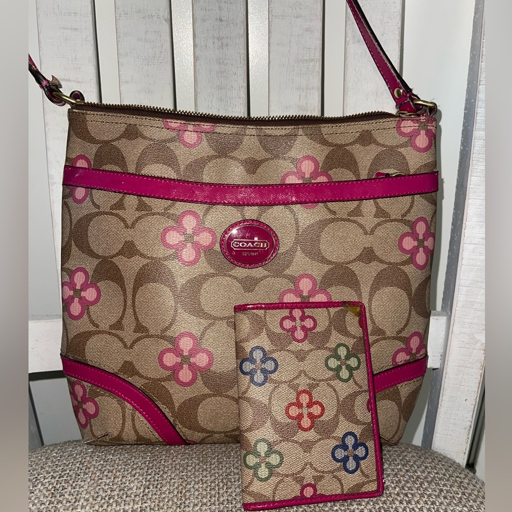 Coach bag and matching wallet used in great condition